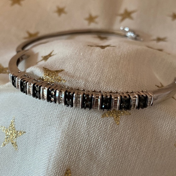 1/3 KT. Black & White Diamonds 7.5” Bracelet in Sterling Silver - Picture 6 of 13